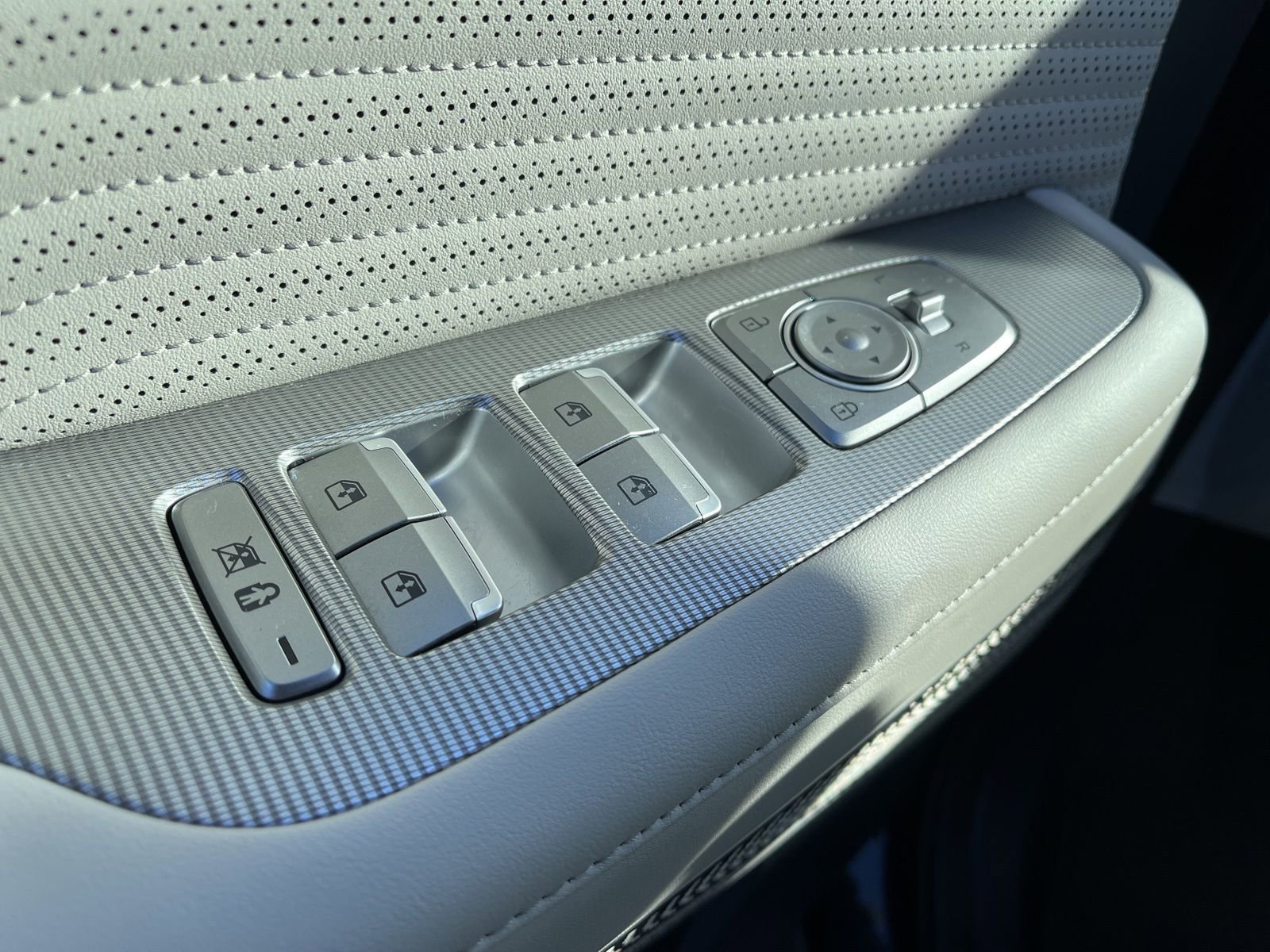 Used 2023 Hyundai Palisade Calligraphy image 27