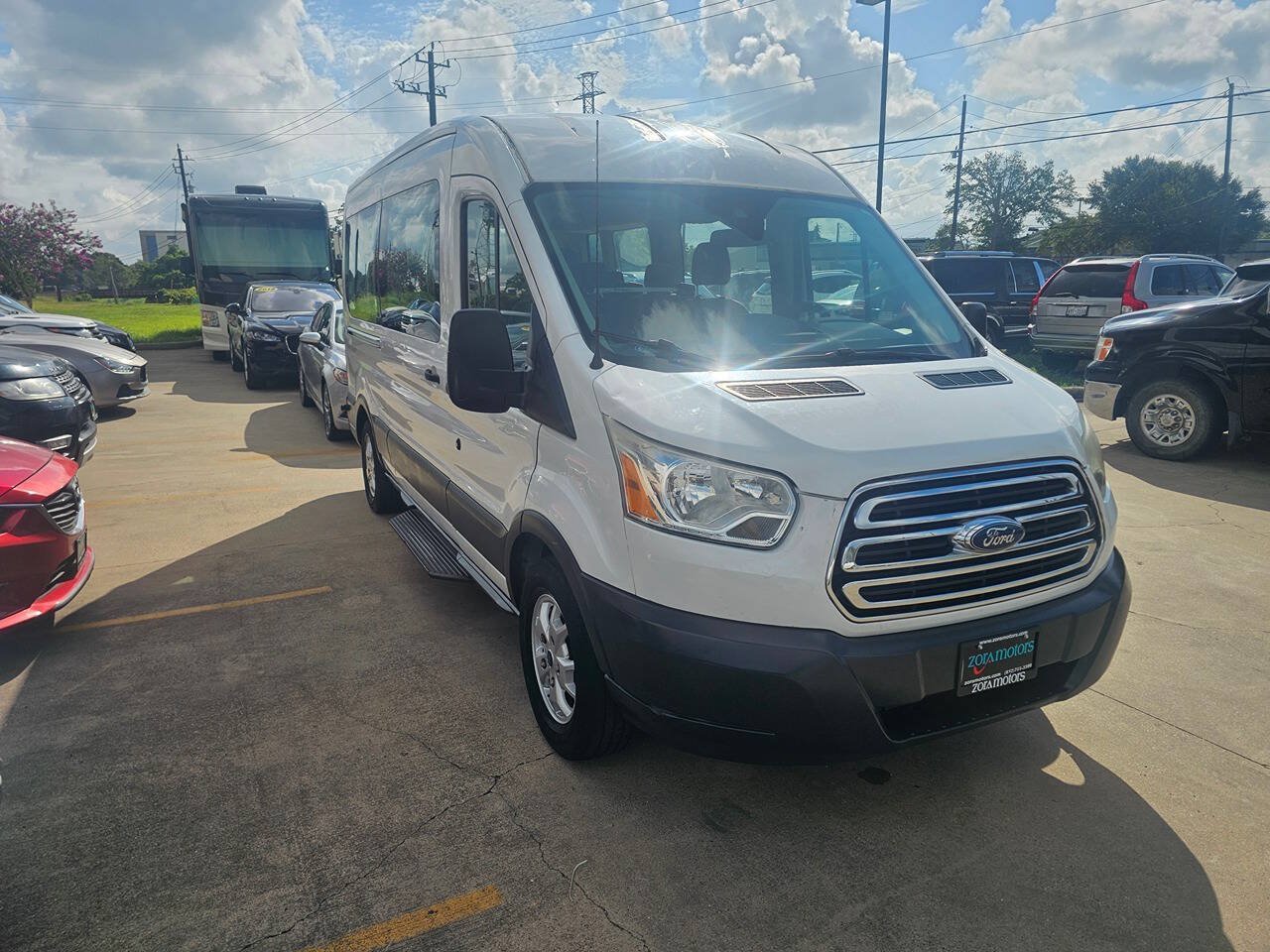 Used 2016 Ford Transit 350 XLT RWD image 4