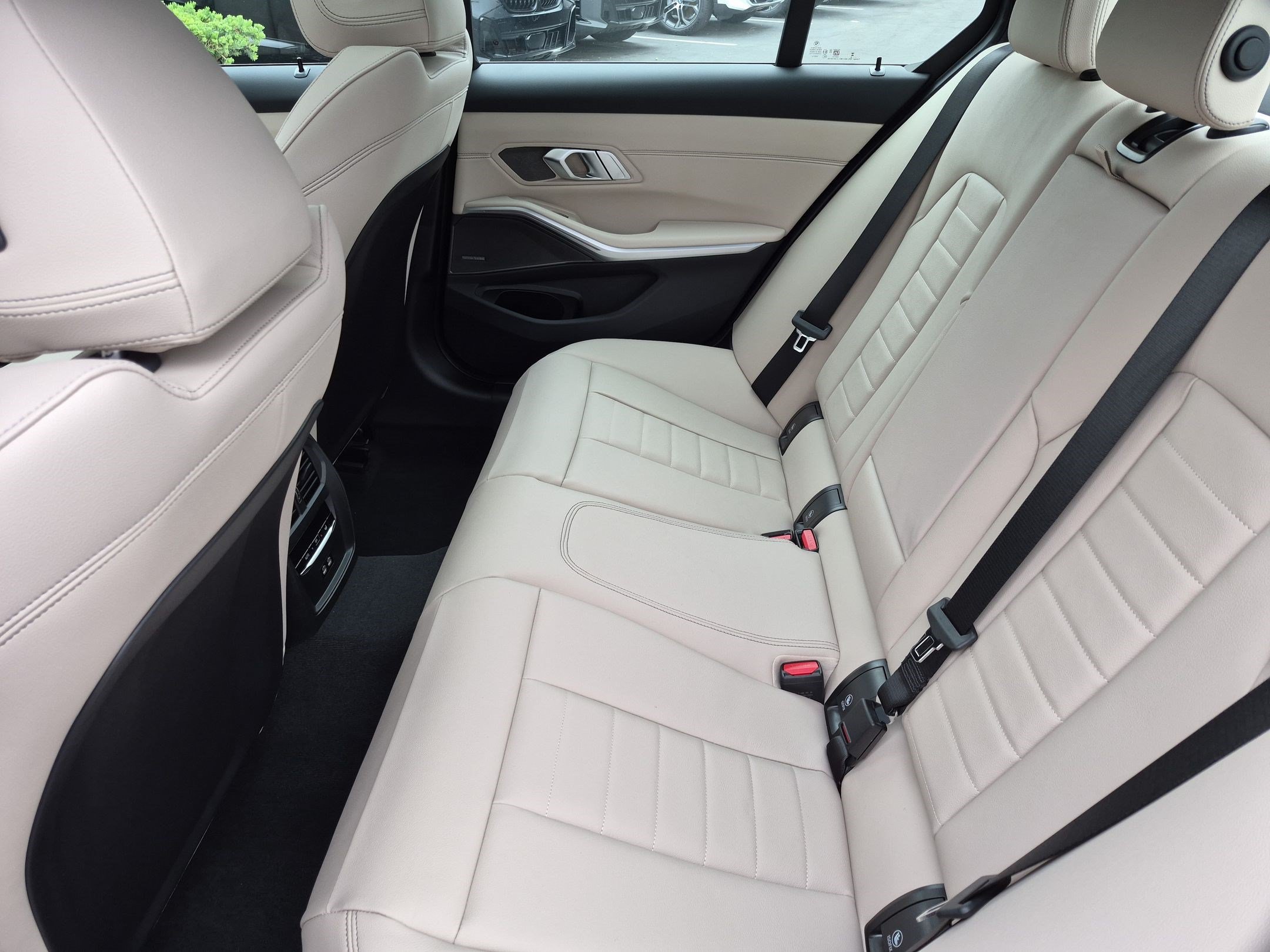 New 2026 BMW 330i Sedan w/ M Sport Package RWD image 31
