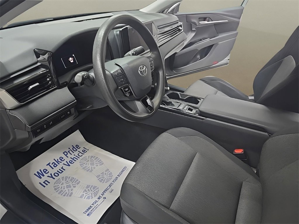 Used 2025 Toyota Camry LE image 12