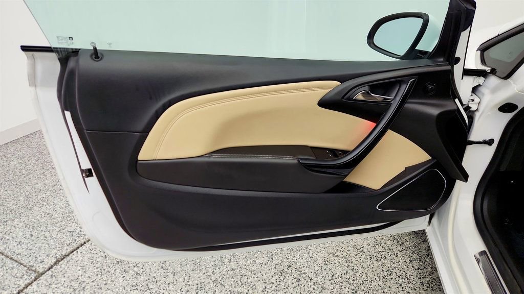 Used 2018 Buick Cascada Premium image 11