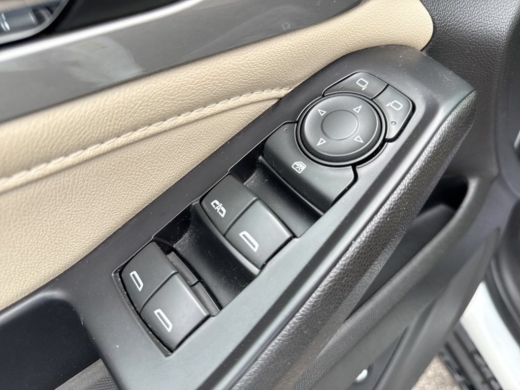Used 2022 Chevrolet Traverse LT AWD/4WD image 13