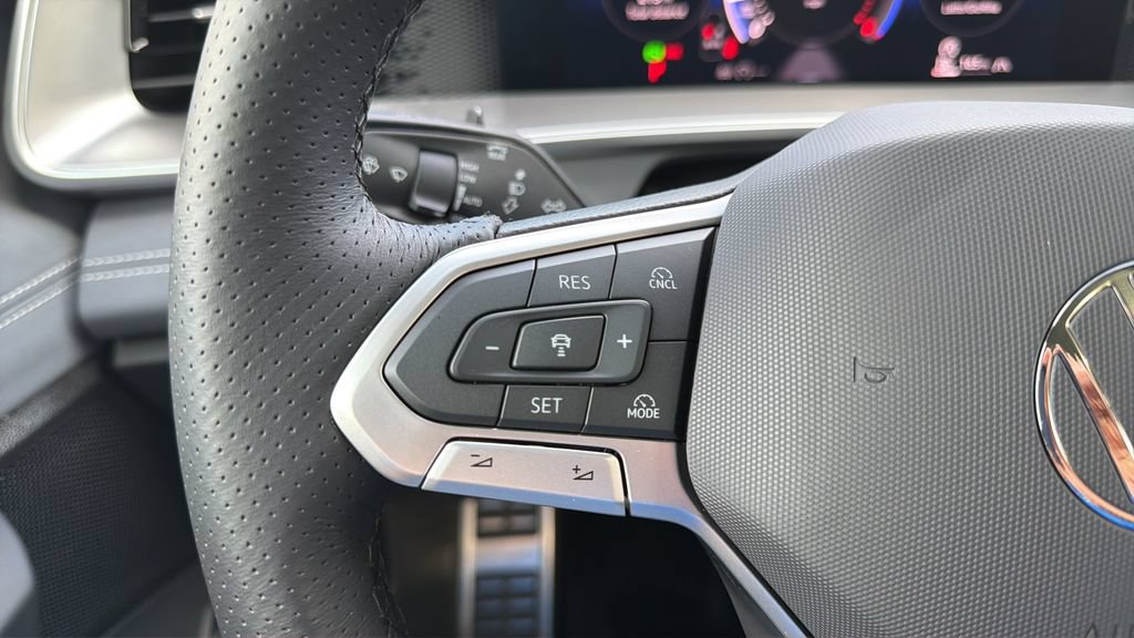 New 2026 Volkswagen Tiguan SE R-Line AWD/4WD image 21