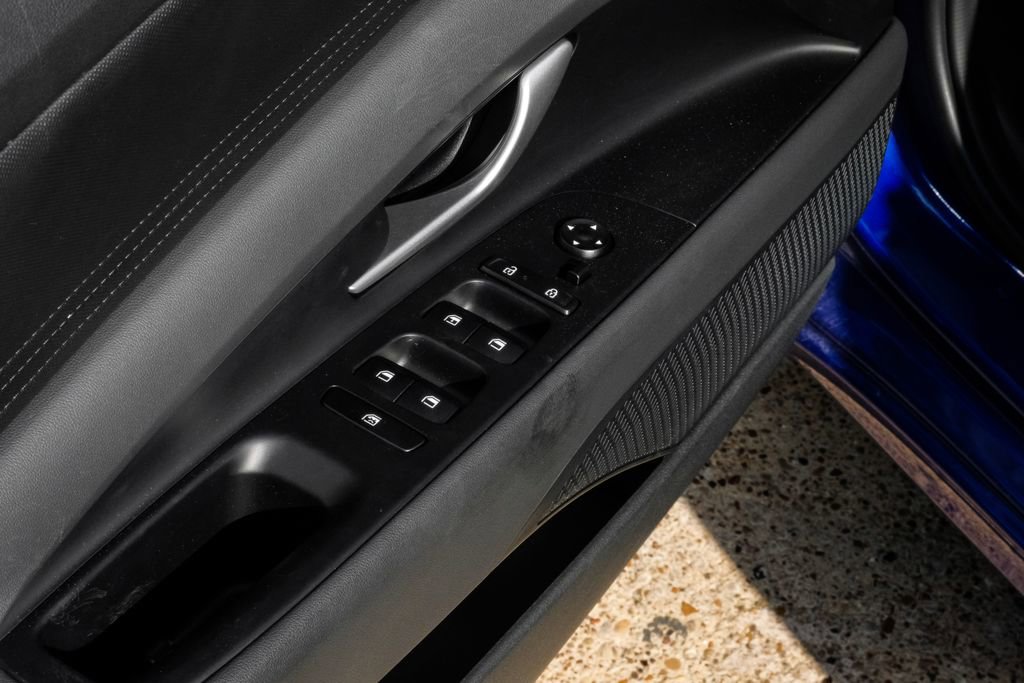 Used 2025 Hyundai Elantra SE image 42