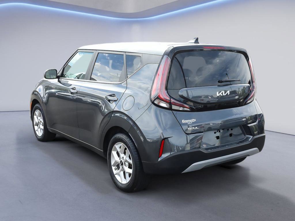 Used 2023 Kia Soul LX w/ Option Group 015 FWD image 5