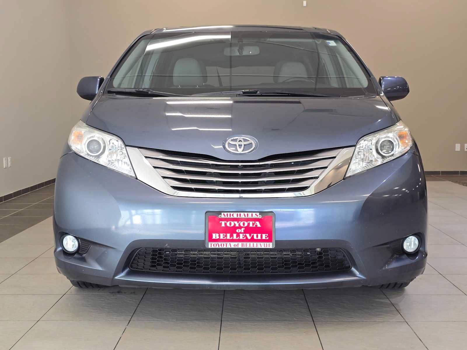 Used 2017 Toyota Sienna XLE FWD image 6