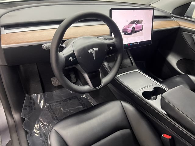 Used 2025 Tesla Model Y Long Range AWD/4WD image 16