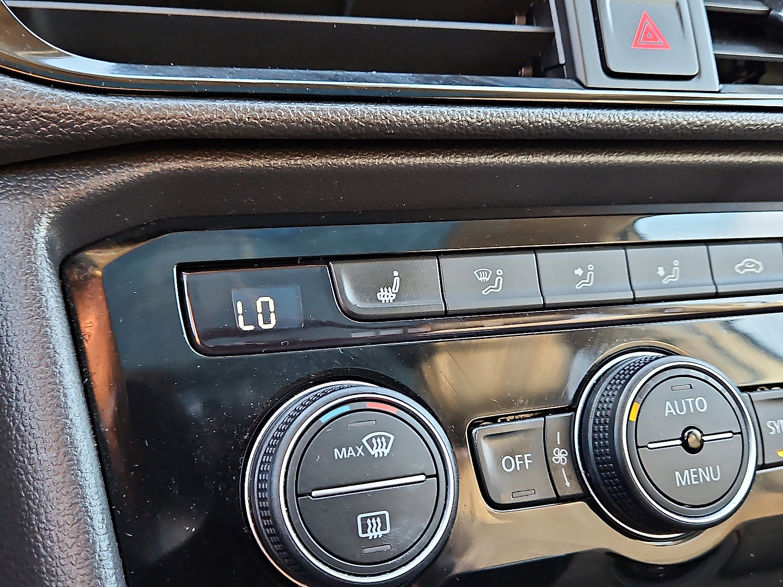 Certified 2023 Volkswagen Taos SEL image 17