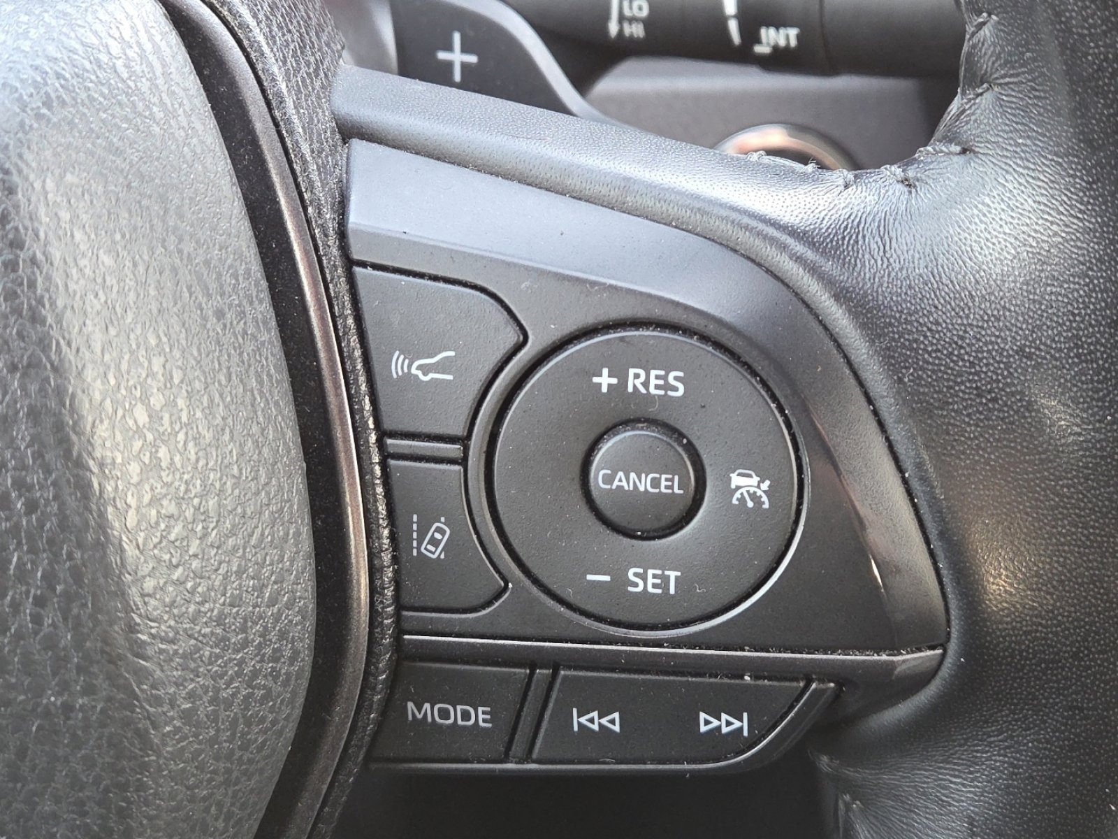 Used 2023 Toyota Camry XSE image 9