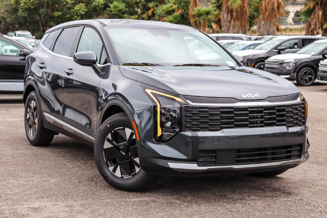 New 2027 Kia Sportage LX