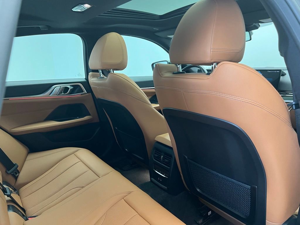 Used 2023 BMW i4 eDrive35 image 8