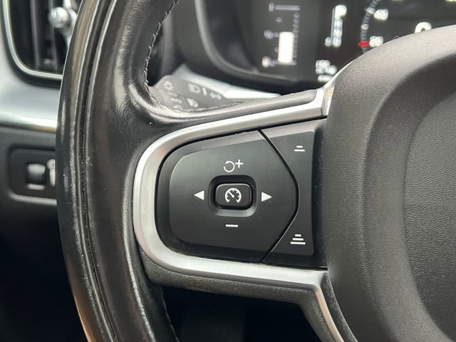 Used 2019 Volvo XC60 T6 Momentum w/ Premium Package image 28
