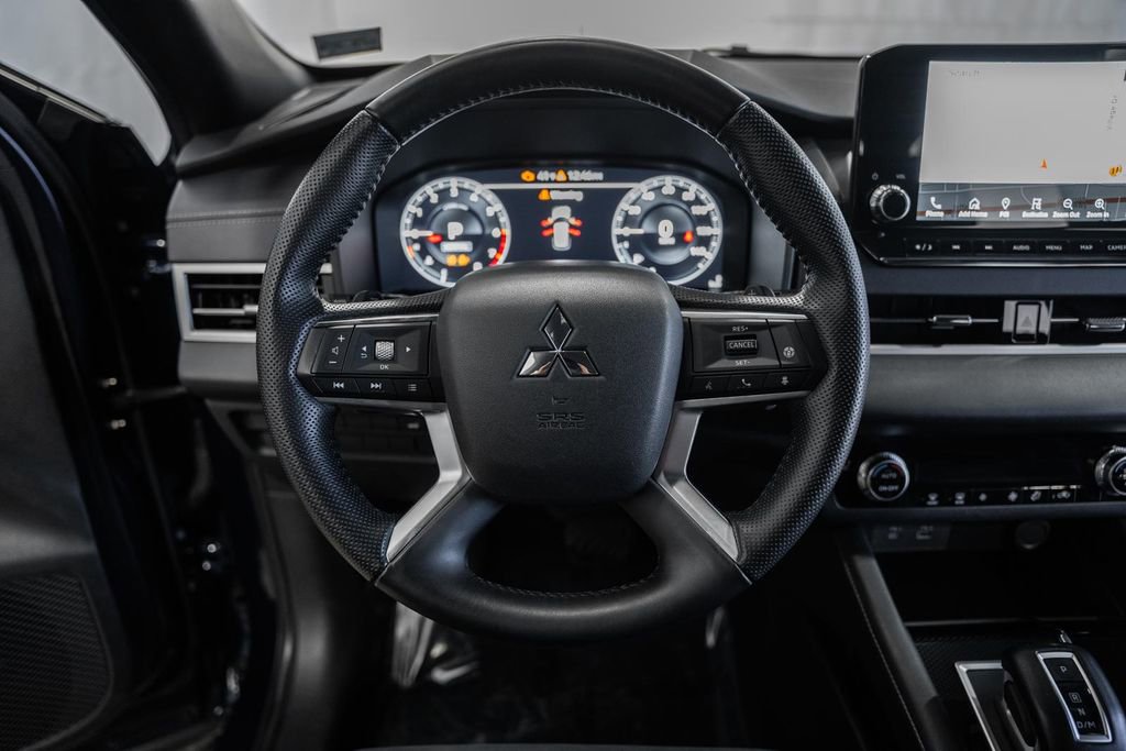 Used 2023 Mitsubishi Outlander SE Black Edition image 31