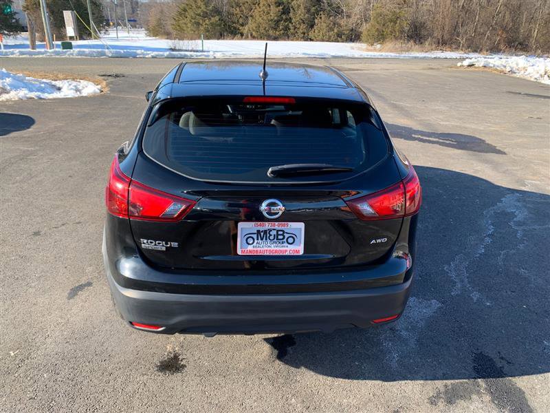 Used 2019 Nissan Rogue Sport S image 7