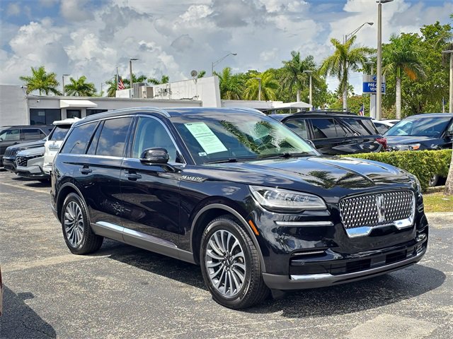 Used 2024 Lincoln Aviator Premiere w/ Premium Package image 2