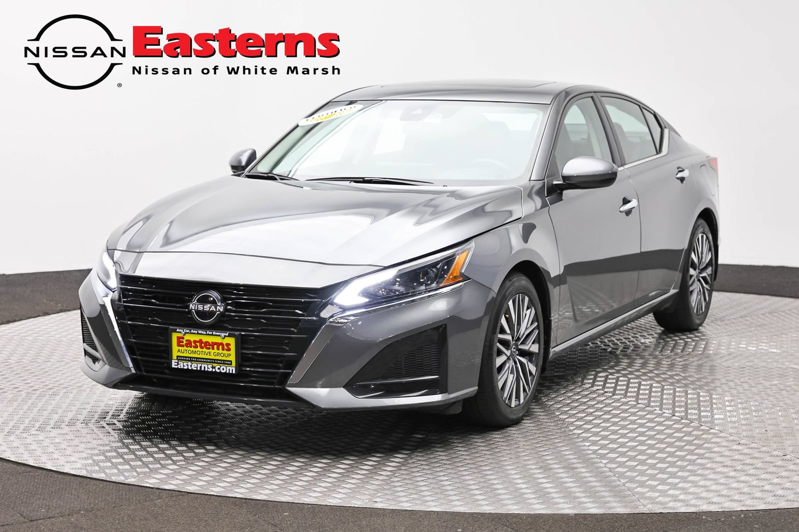 Used 2023 Nissan Altima 2.5 SV w/ SV Premium Package FWD image 1