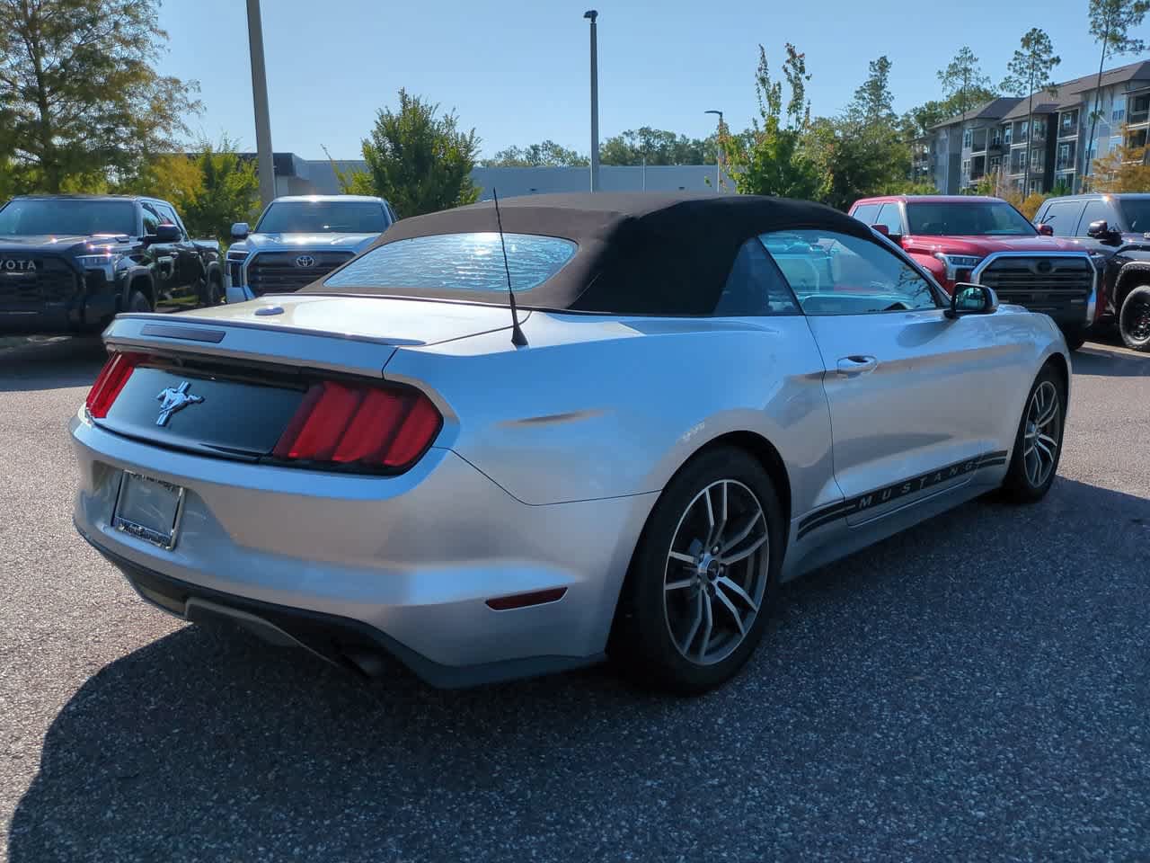 Used 2017 Ford Mustang Premium RWD image 6