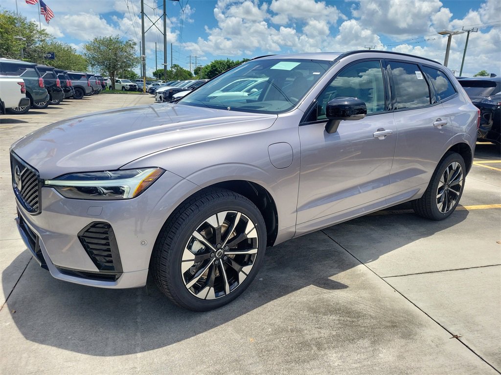 New 2026 Volvo XC60 T8 Ultra w/ Protection Package Premier image 3