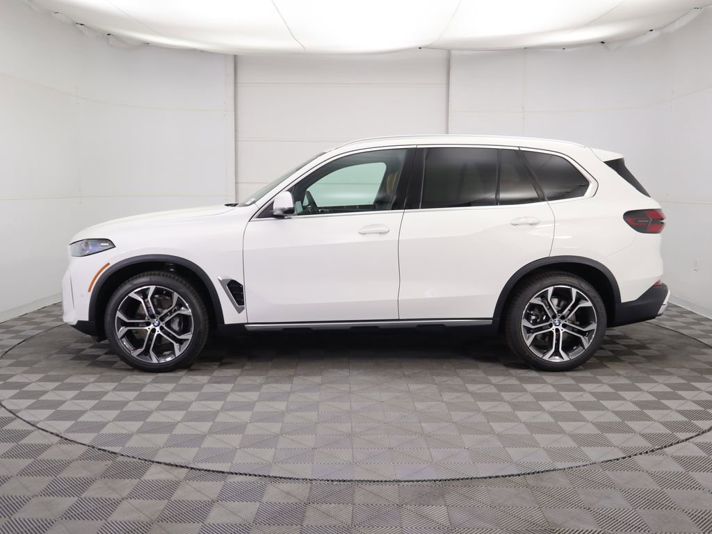 Certified 2026 BMW X5 sDrive40i w/ Climate Comfort Package RWD image 9