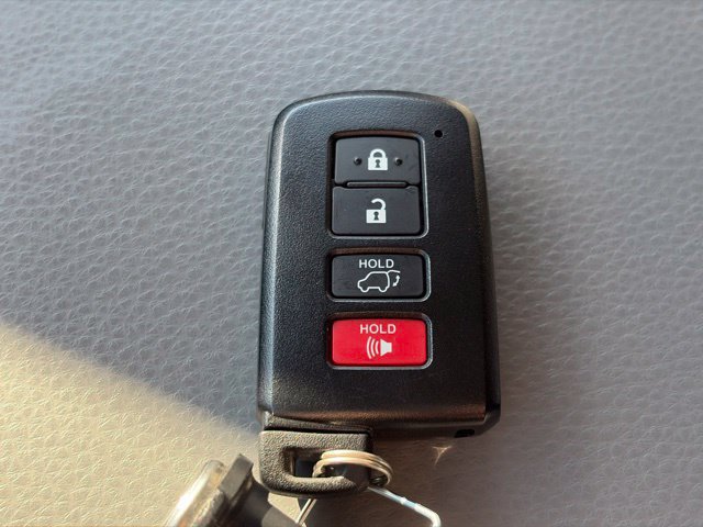 Used 2021 Toyota Sequoia Platinum AWD/4WD image 73