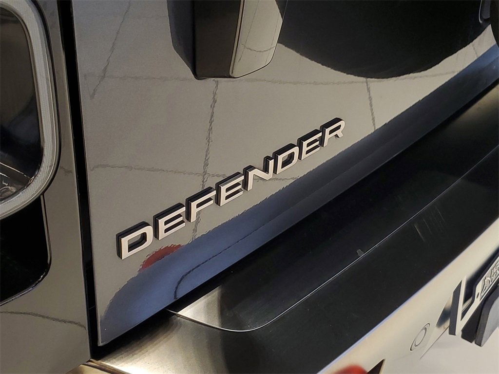 Used 2024 Land Rover Defender 130 X image 5