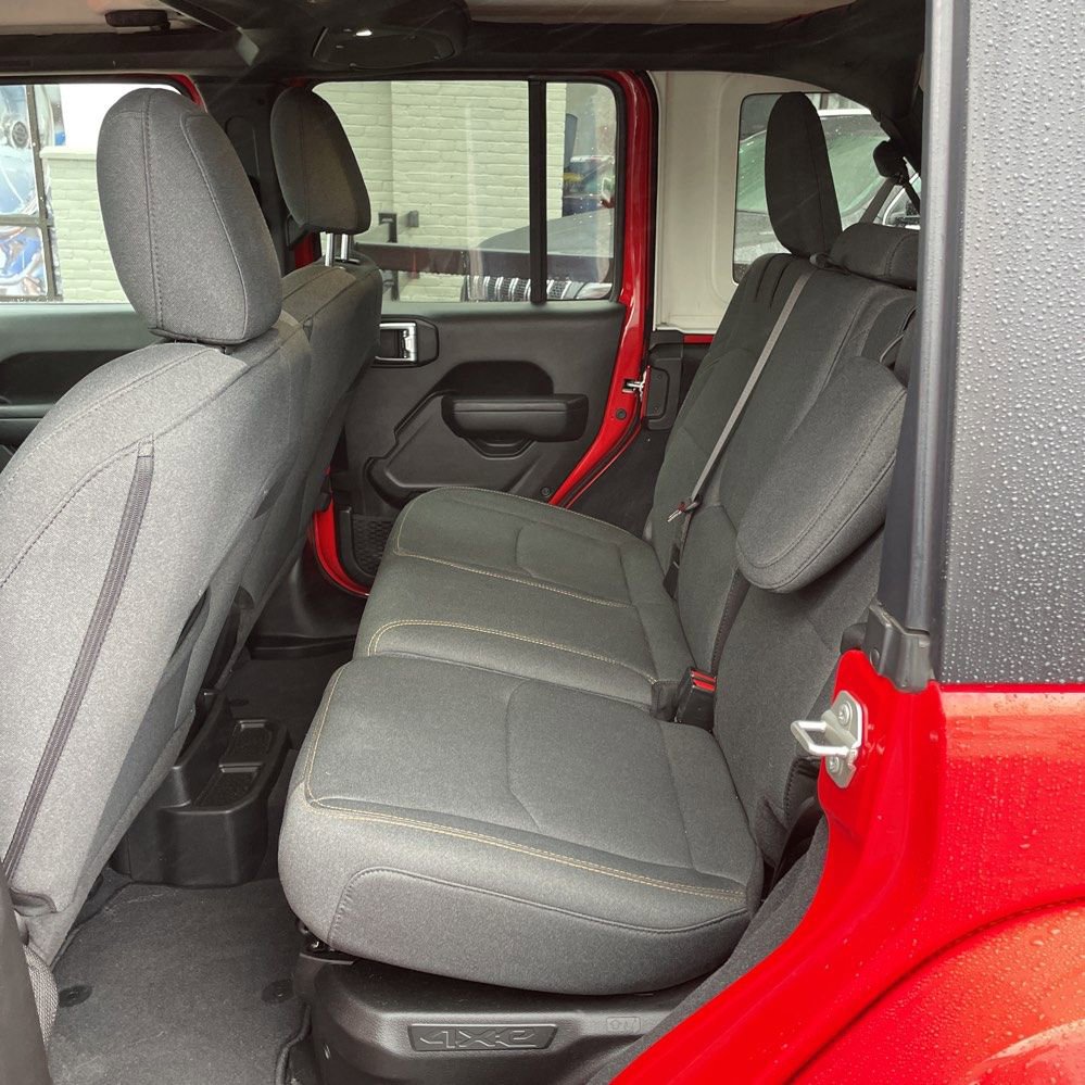 Used 2024 Jeep Wrangler Unlimited w/ Convenience Group image 17