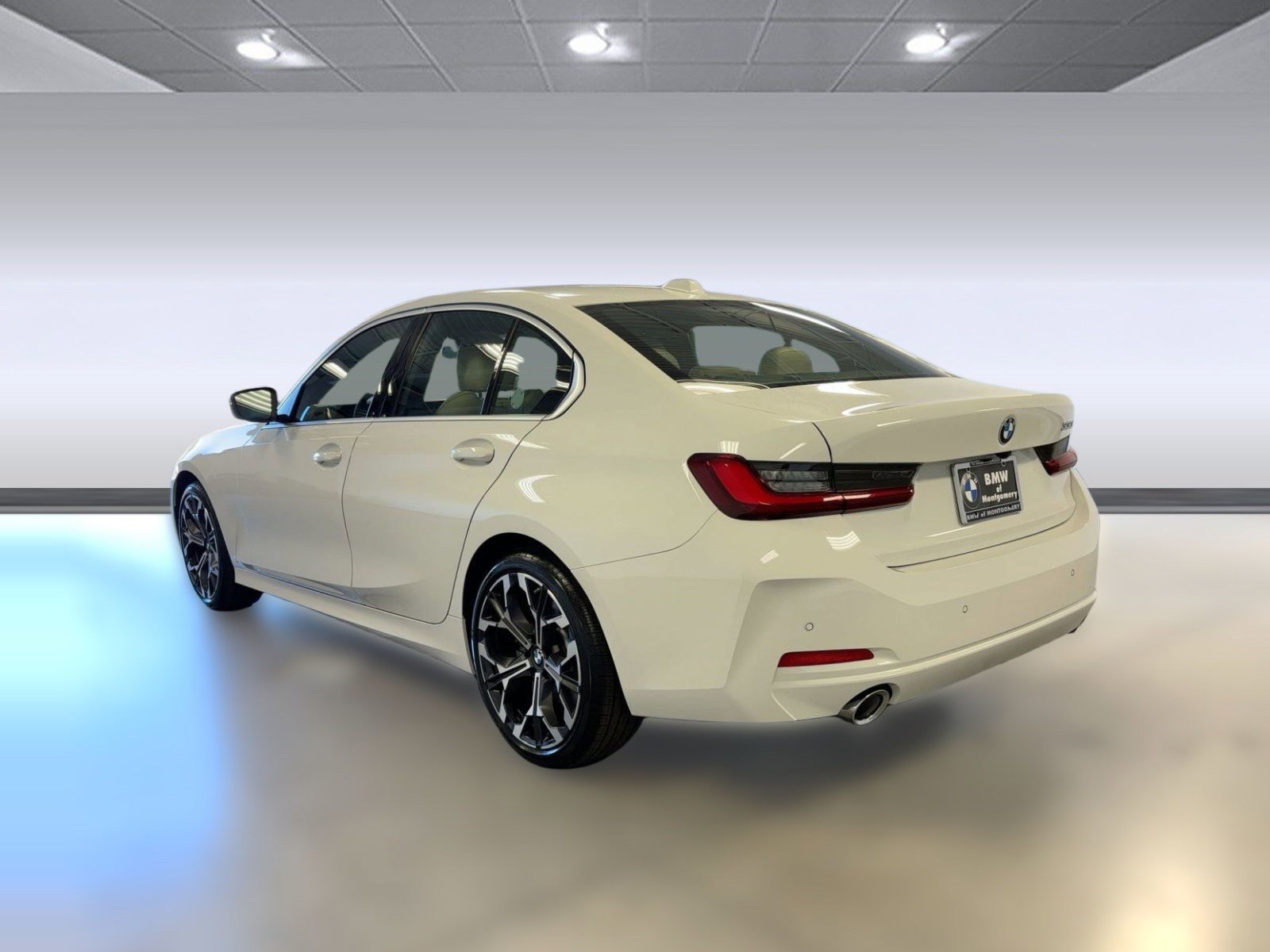 Used 2026 BMW 330i Sedan w/ Convenience Package image 3