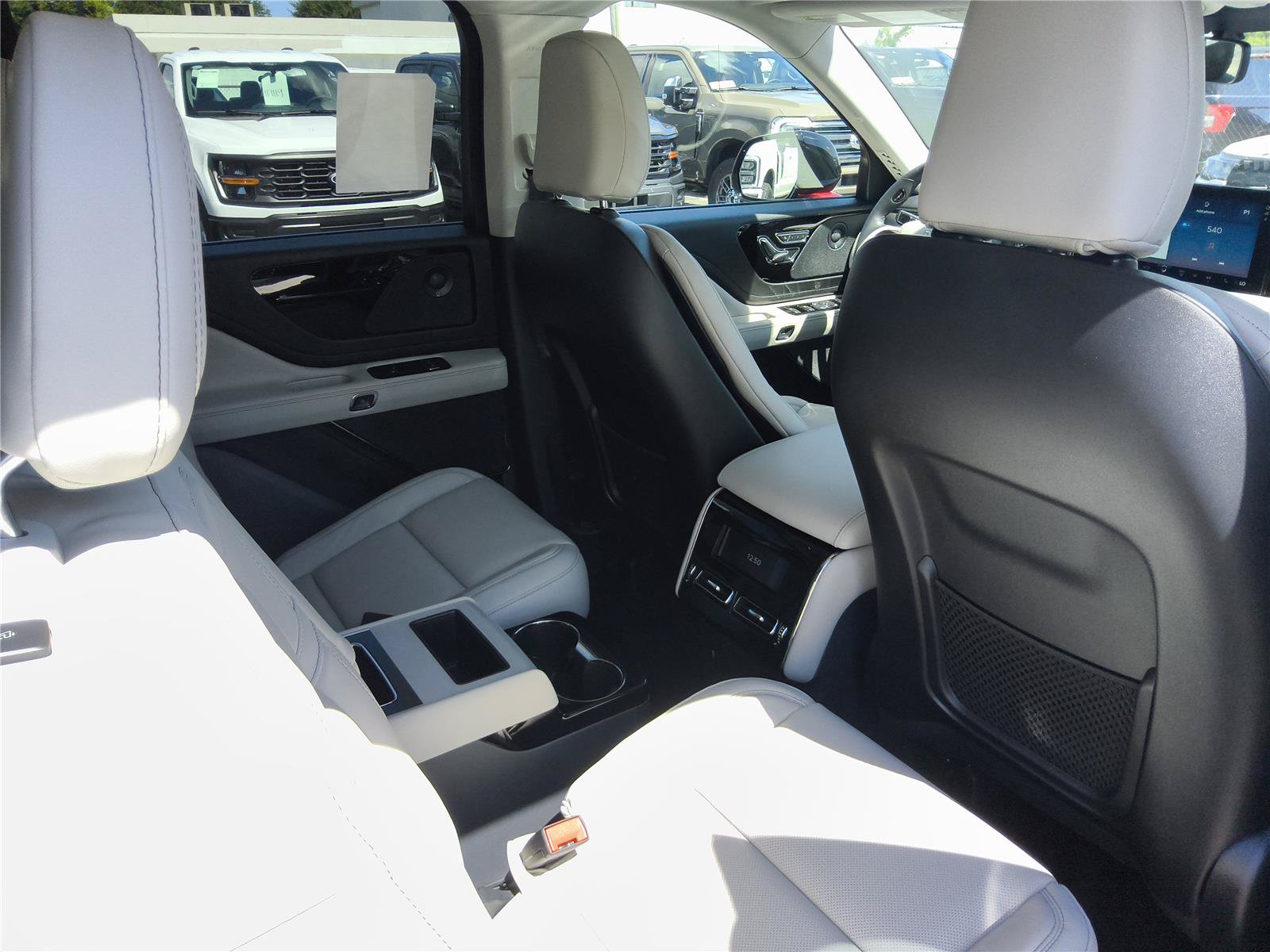 New 2027 Lincoln Aviator Reserve RWD image 30