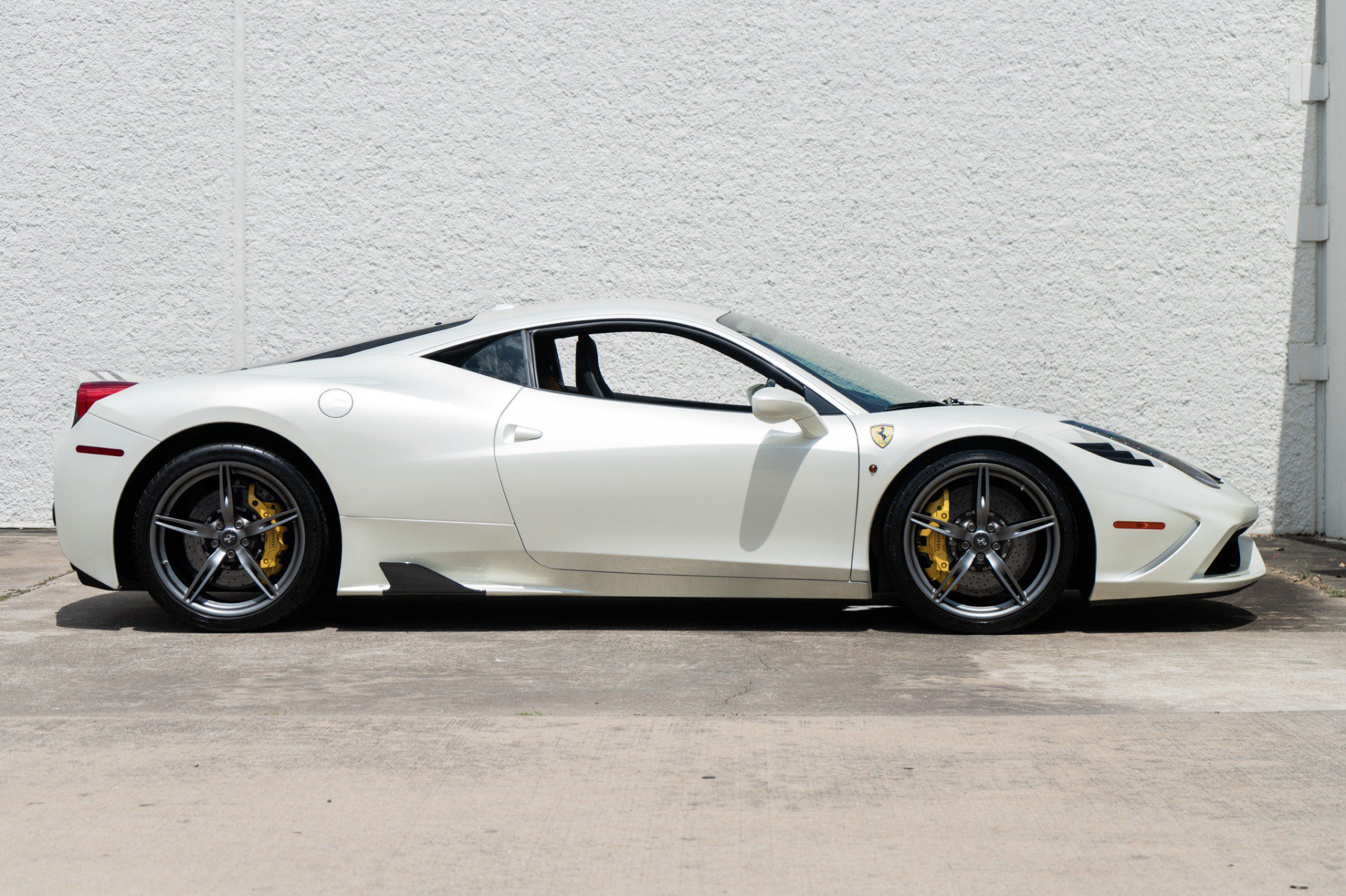Used 2015 Ferrari 458 Speciale Coupe RWD image 11
