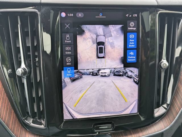 Certified 2024 Volvo XC60 B5 Plus w/ Protection Package Premier AWD/4WD image 23