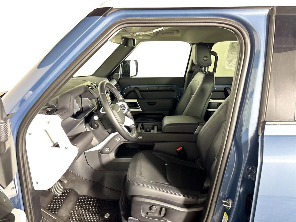 Used 2024 Land Rover Defender 110 S image 11