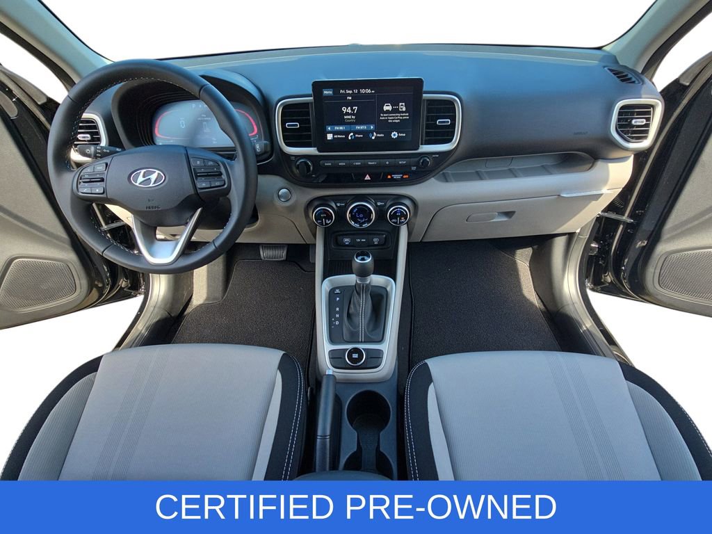 Used 2025 Hyundai Venue SEL FWD image 9