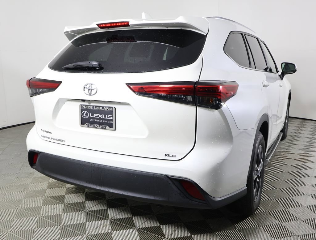 Used 2021 Toyota Highlander XLE image 5