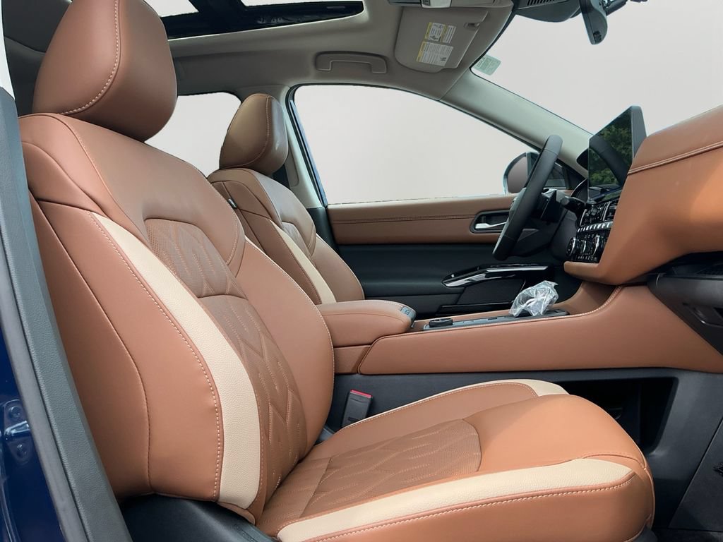 New 2026 Nissan Pathfinder Platinum AWD/4WD image 12