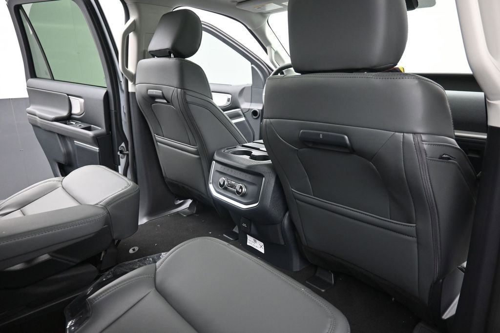 New 2026 Ford Expedition Active RWD image 10