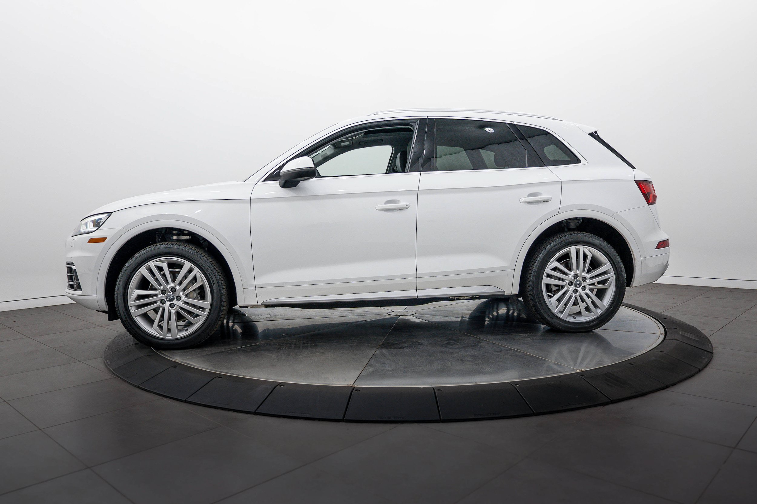 Used 2018 Audi Q5 Prestige w/ Prestige Package AWD/4WD image 6