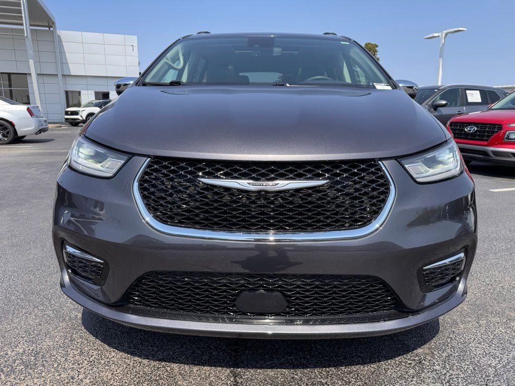 Used 2023 Chrysler Pacifica Limited FWD image 8