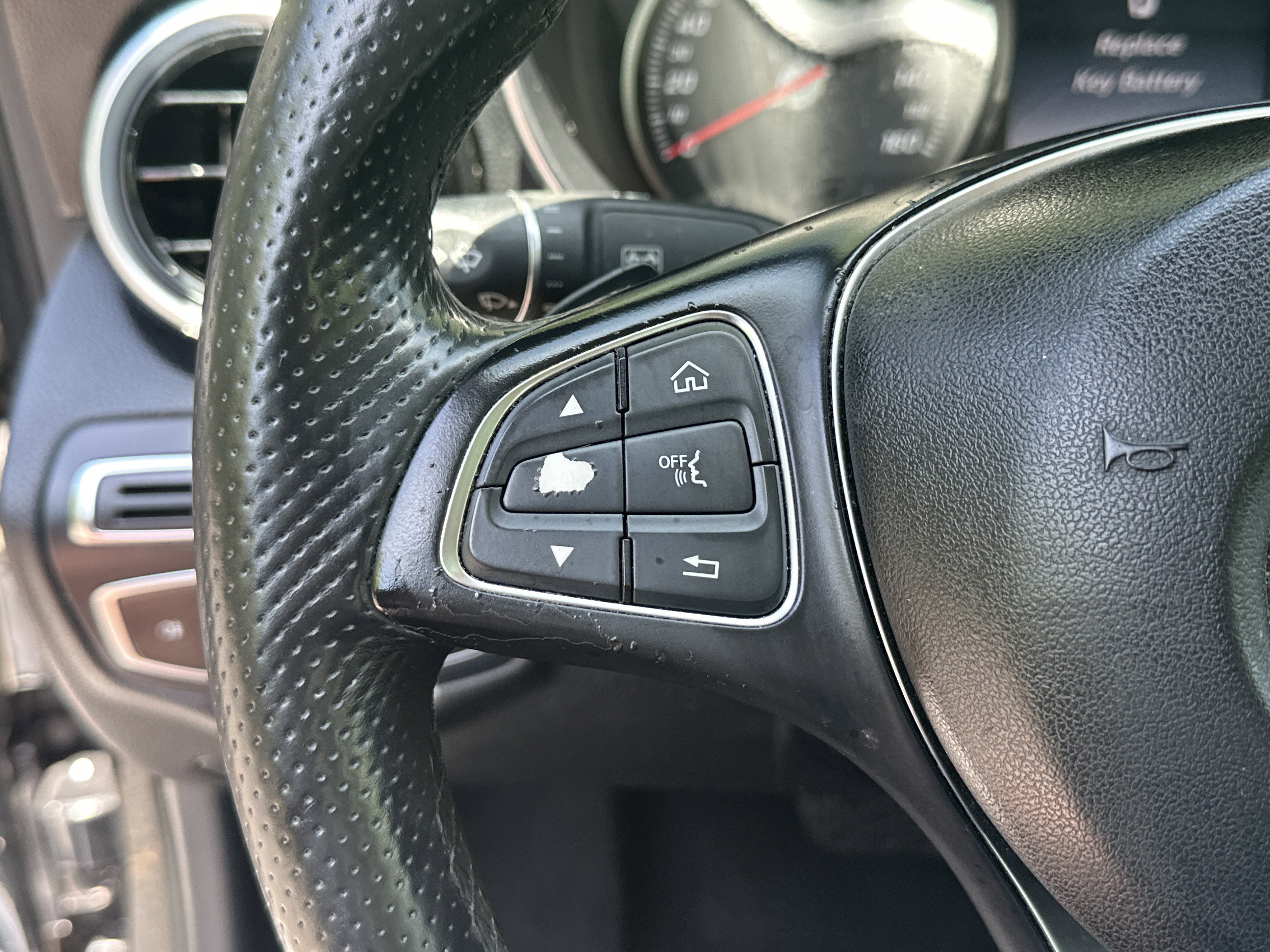 Used 2015 Mercedes-Benz C 300 4MATIC Sedan image 25