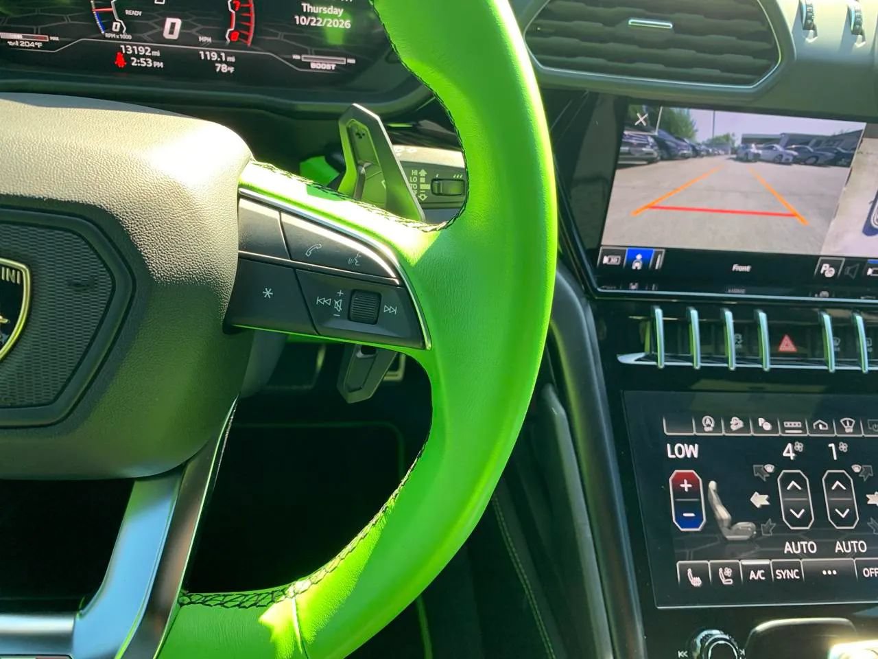 Used 2022 Lamborghini Urus AWD/4WD image 16
