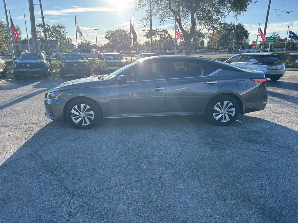 Used 2025 Nissan Altima 2.5 S image 8