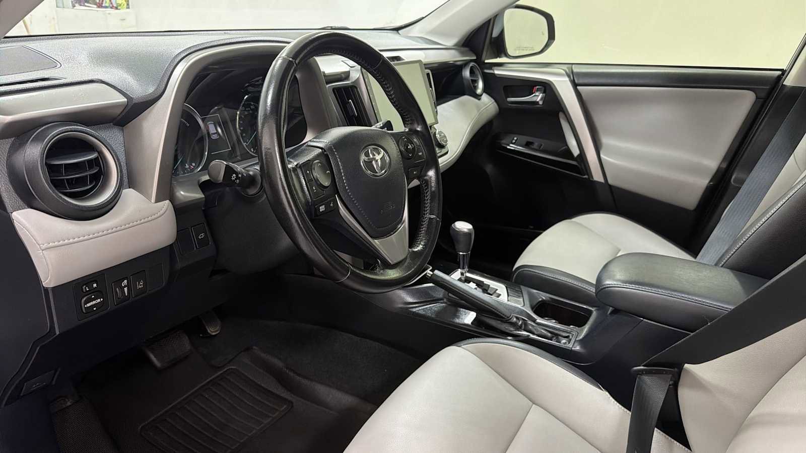 Used 2016 Toyota RAV4 Limited w/ Advanced Technology Package AWD/4WD image 12