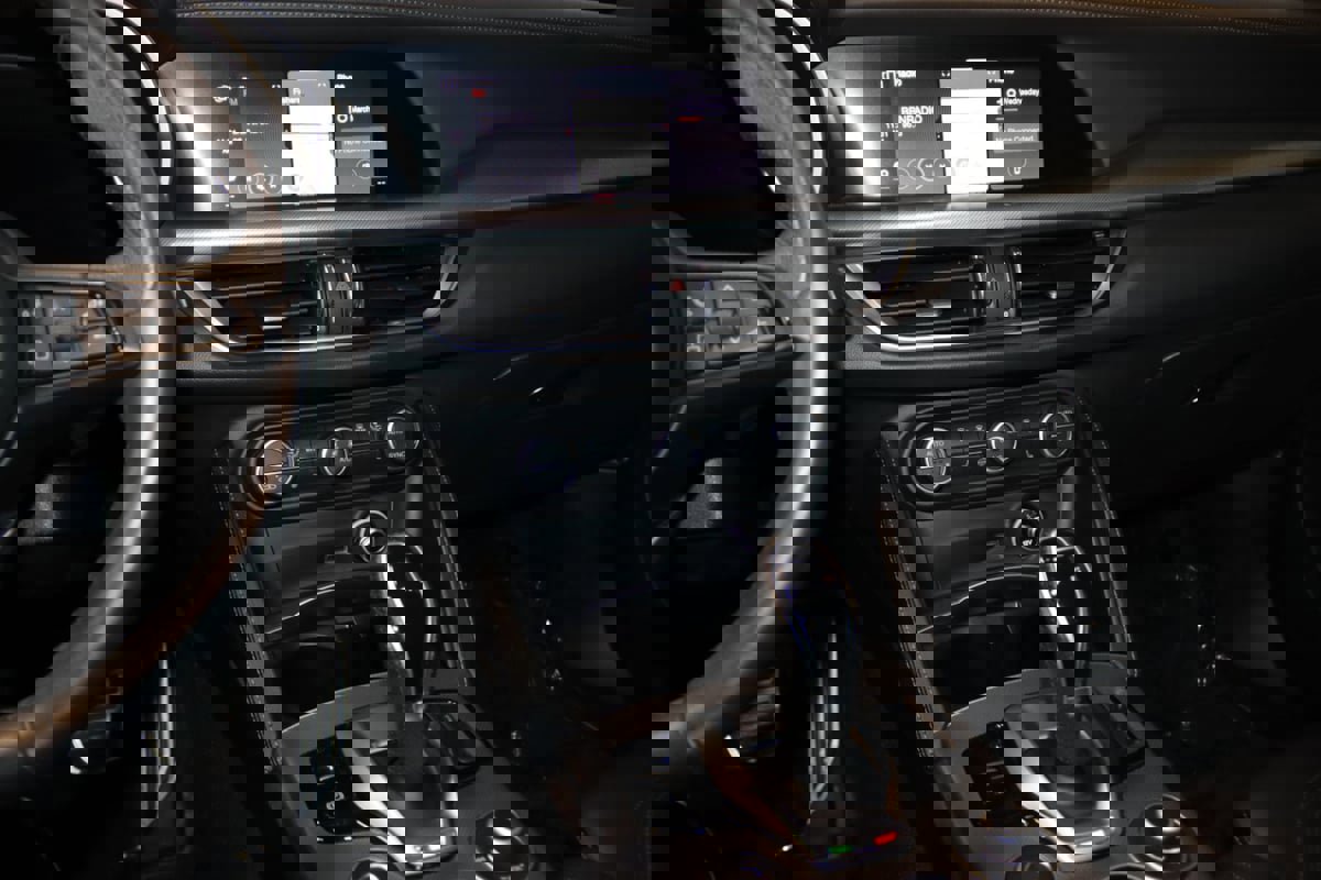 Used 2024 Alfa Romeo Stelvio Veloce image 48