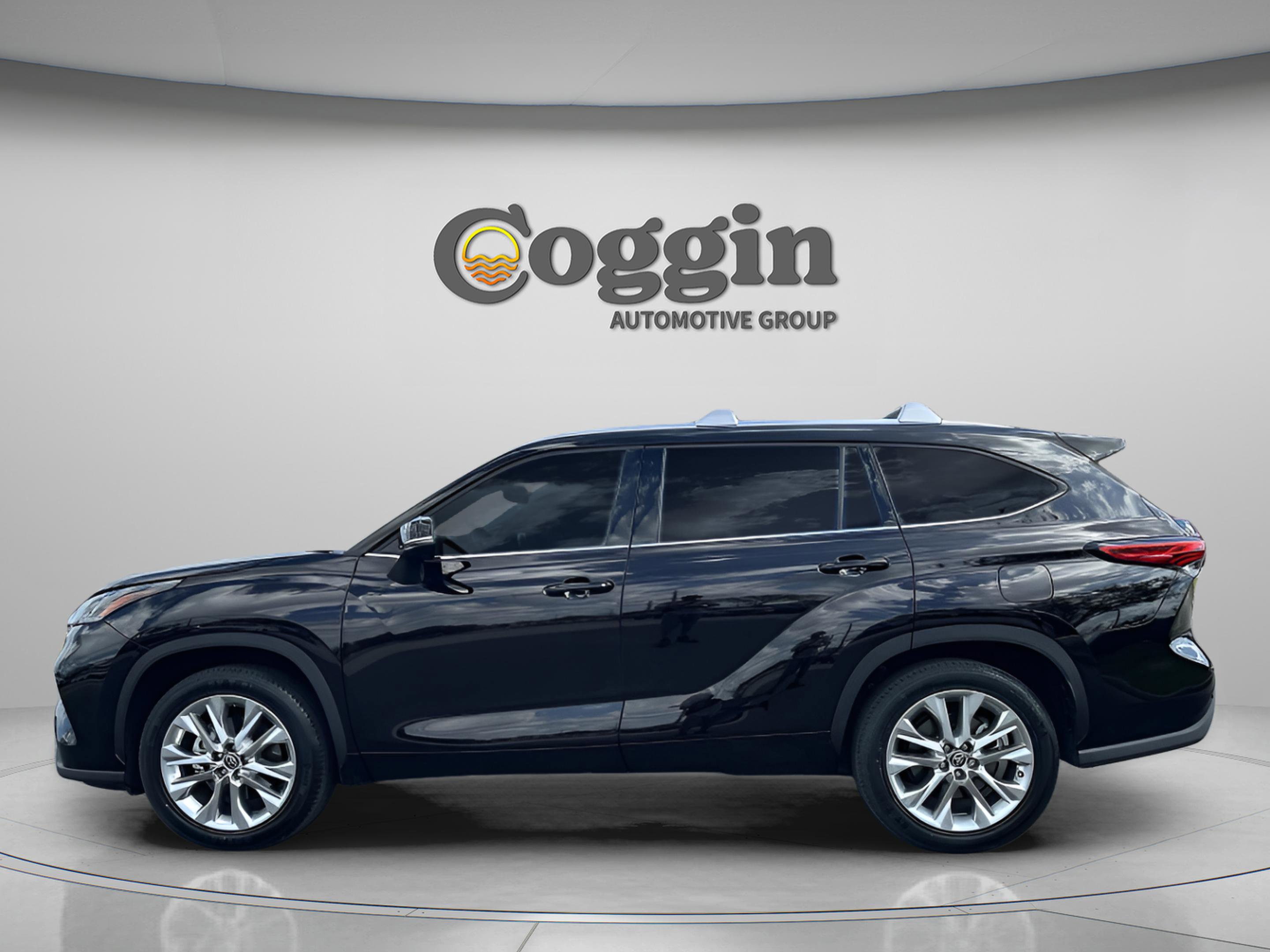 Used 2022 Toyota Highlander Limited image 4