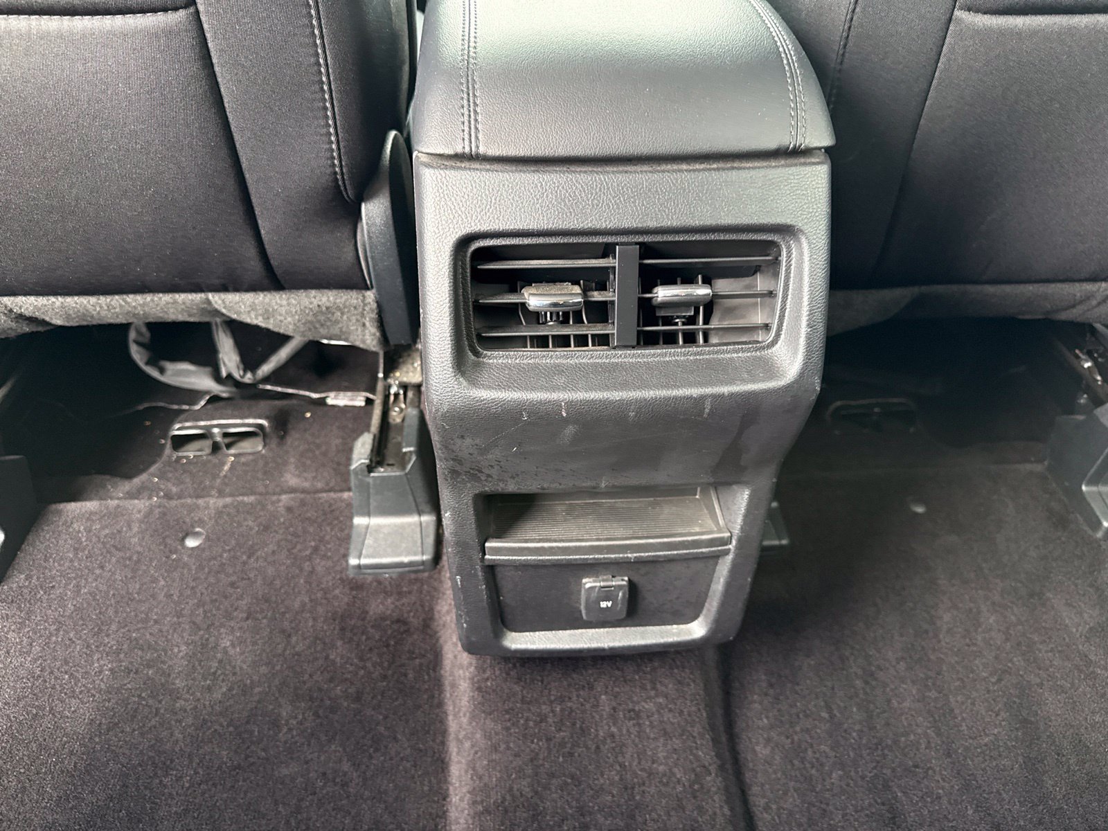 Used 2016 Ford Edge SEL FWD image 18