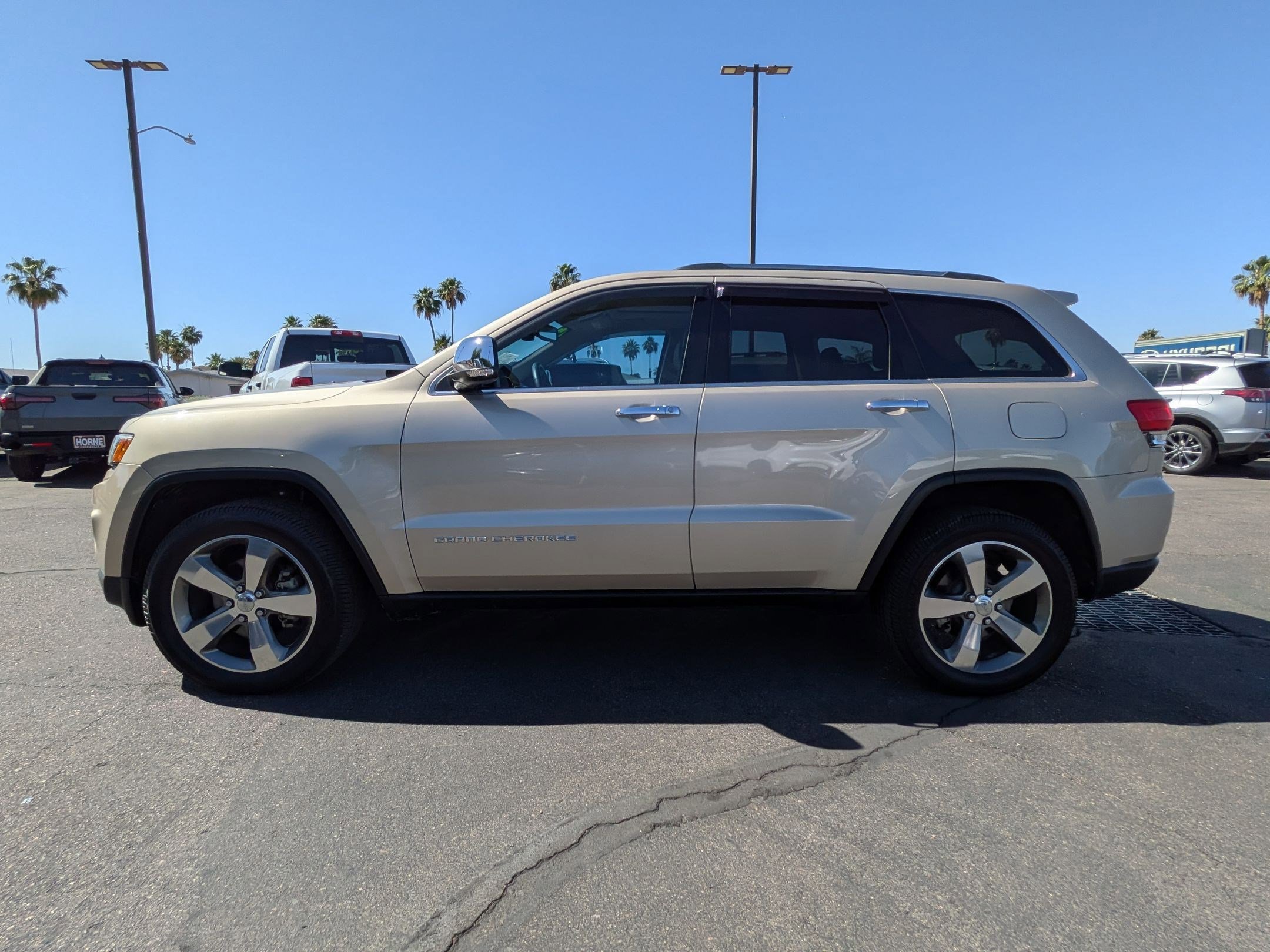 Used 2015 Jeep Grand Cherokee Limited w/ Luxury Group II AWD/4WD image 10