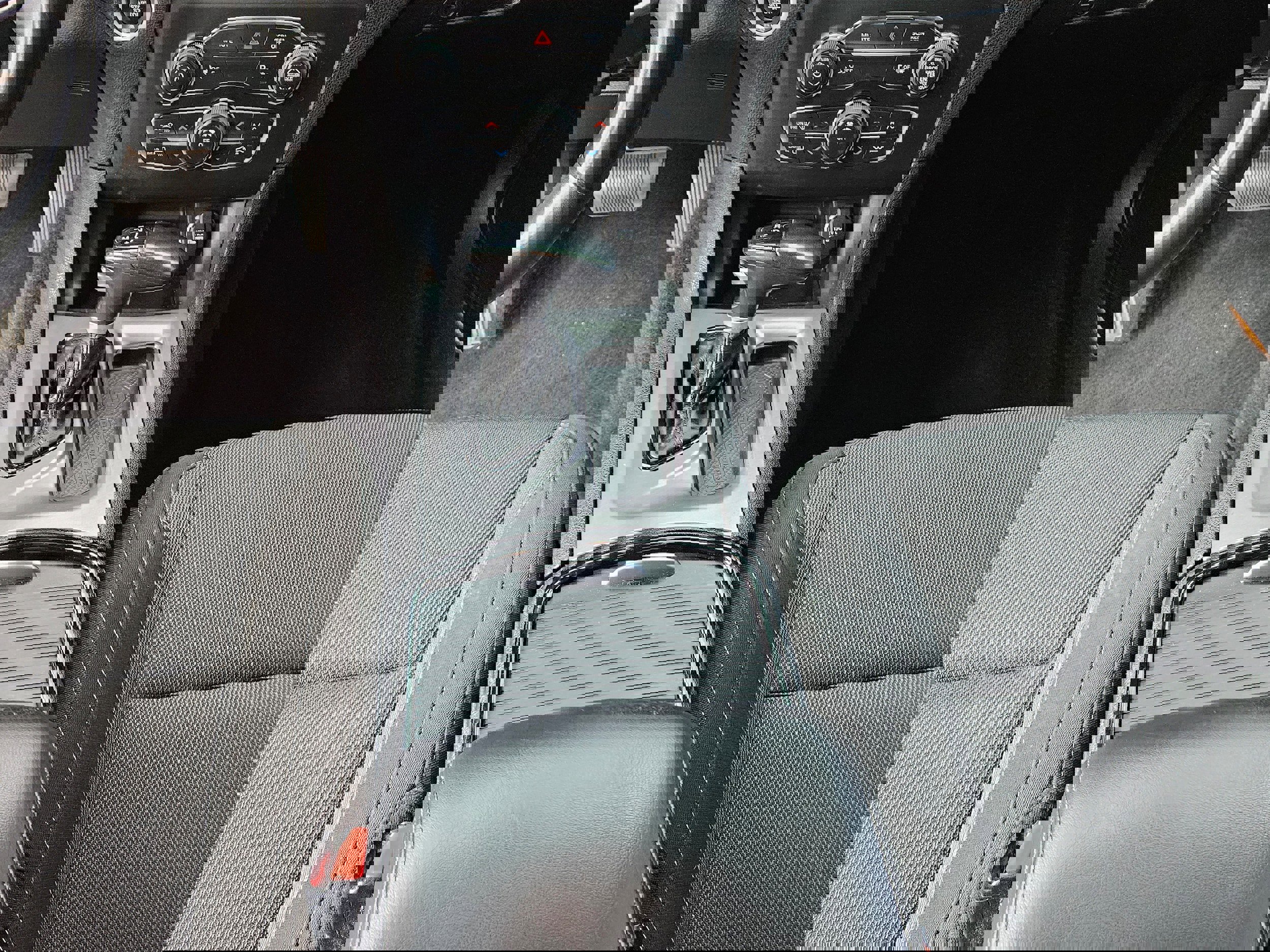 Used 2020 Dodge Charger SXT w/ Blacktop Package image 17