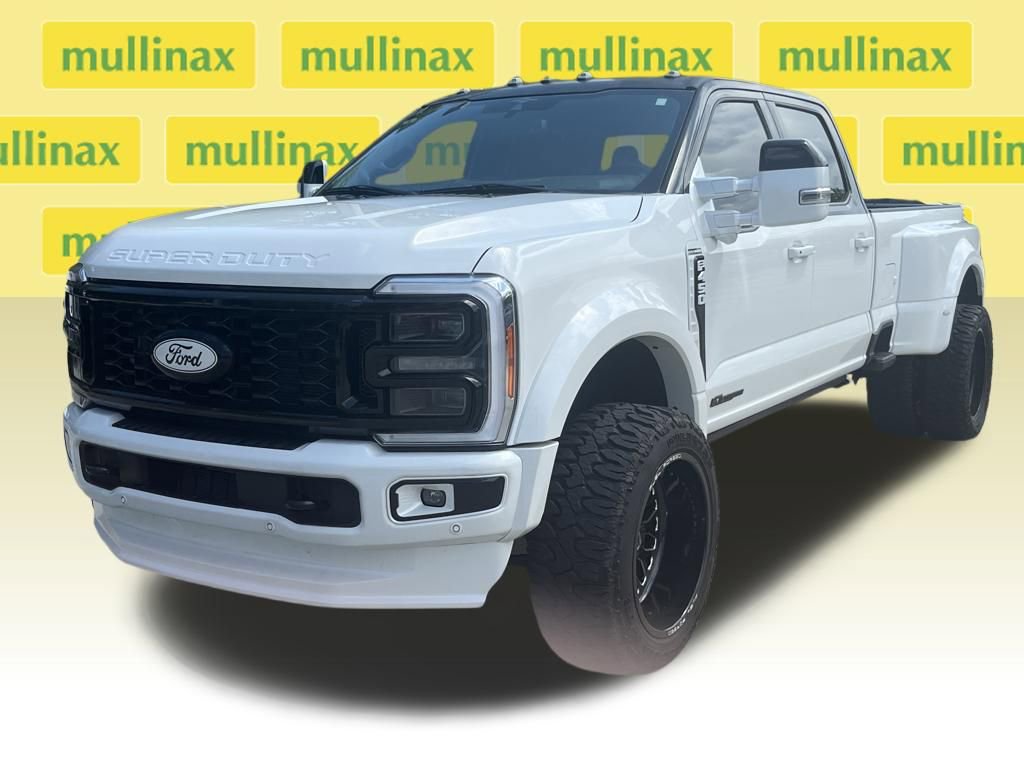 Used 2023 Ford F450 Platinum w/ Camper Package image 15