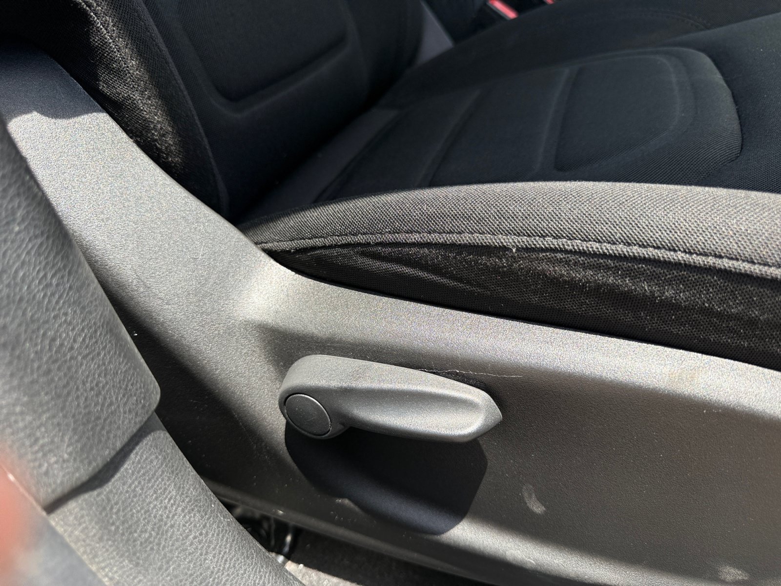 Used 2019 Jeep Renegade Latitude FWD image 31