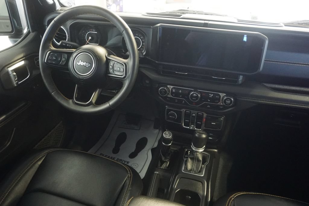 Used 2024 Jeep Gladiator Sport w/ Premium Package AWD/4WD image 29