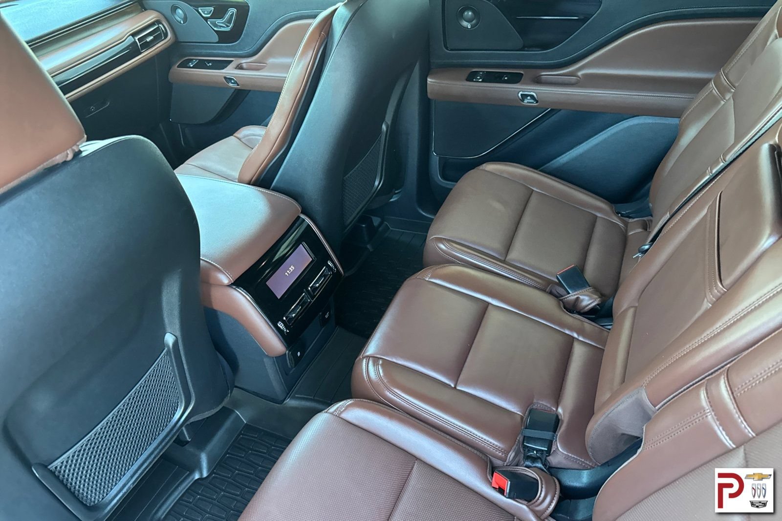Used 2025 Lincoln Aviator Reserve AWD/4WD image 13